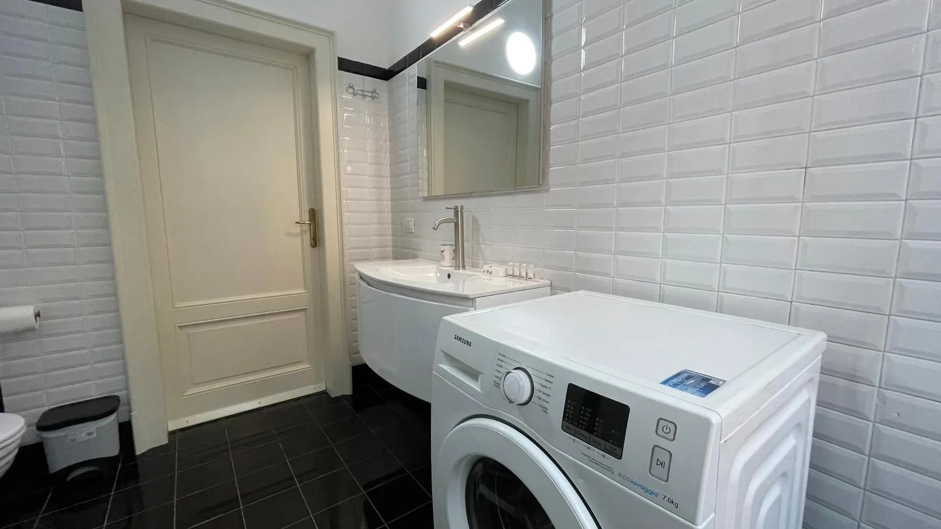 Bg Central Royal Suite Con Parcheggio - Vista Citta Alta Bergamo 0*,  Italy